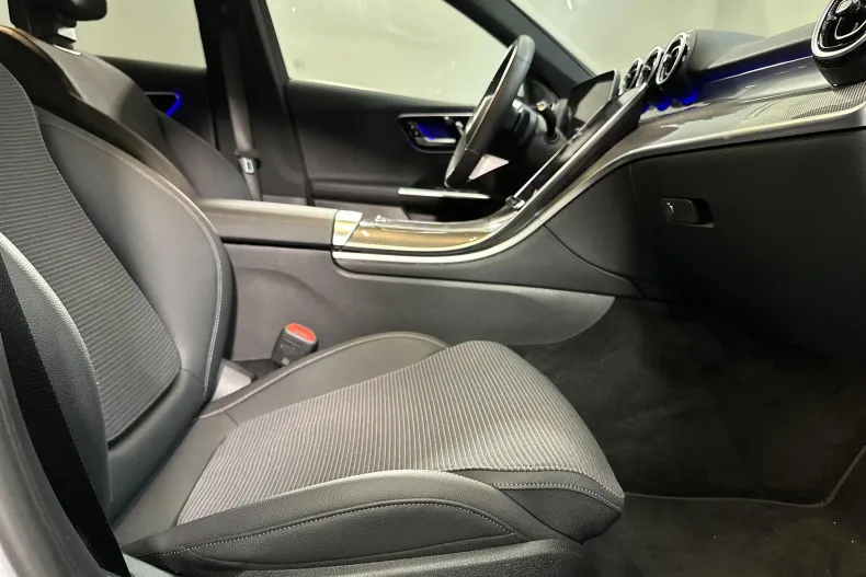 Mercedes-Benz C din 2024 cu 15.598 km - oferta MER132859 - foto 12