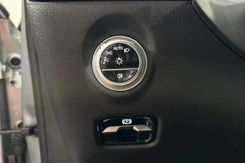 Mercedes-Benz C din 2024 cu 15.598 km - oferta MER132859 - foto 16