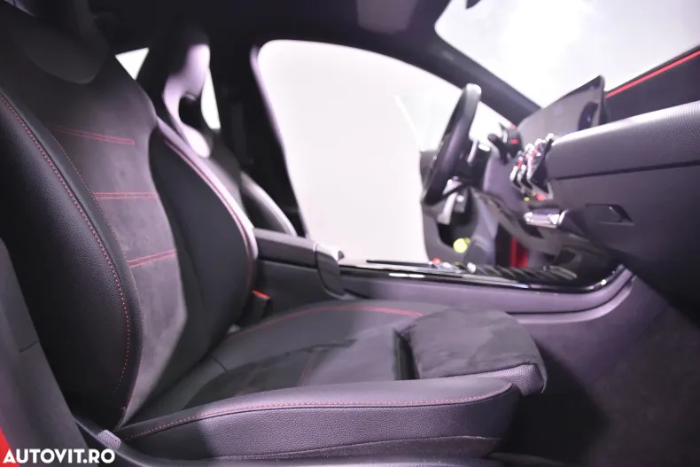 Mercedes-Benz CLA din 2024 cu 11.486 km - oferta MER132919 - foto 11