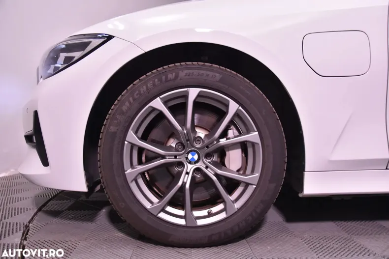 BMW Seria 3 din 2020 cu 88.753 km - oferta BMW132930 - foto 12