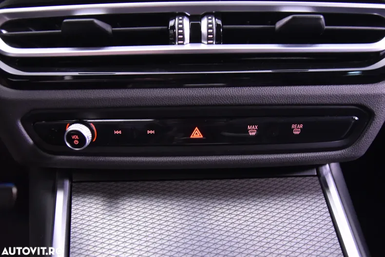 BMW Seria 3 din 2023 cu 60.588 km - oferta BMW132938 - foto 18