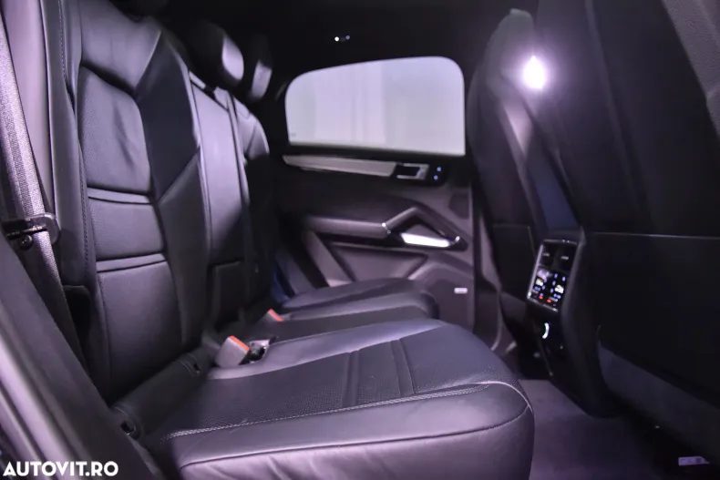 Porsche Cayenne Coupe din 2019 cu 93.077 km - oferta POR132980 - foto 12