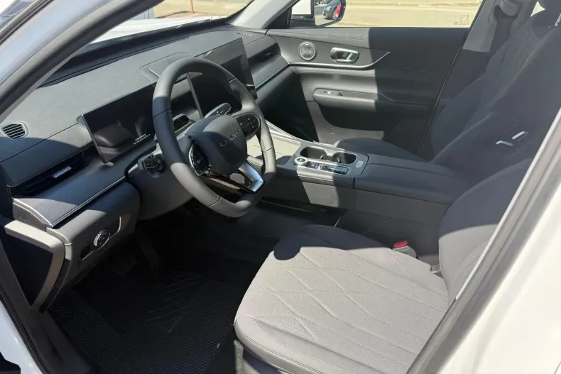 Chery Tiggo 8 din 2025 cu 7 km - oferta CHE133109 - foto 7