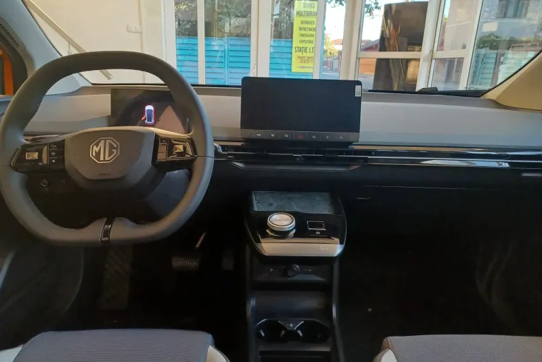 MG MG4 din 2023 cu 10 km - oferta MG0133125 - foto 6