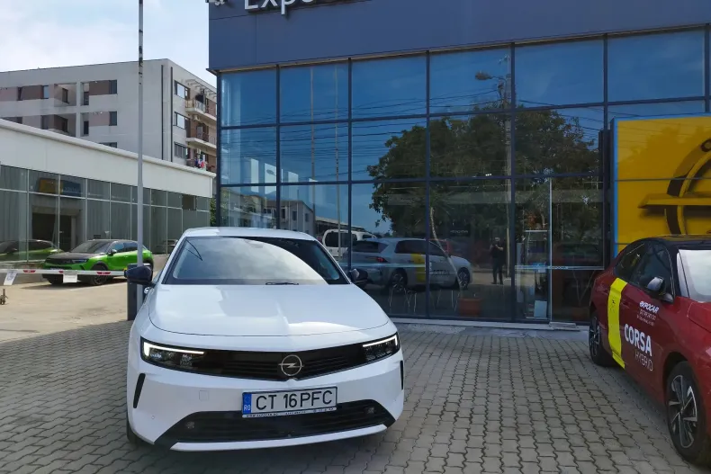 Opel Astra din 2024 cu 105 km - oferta OPE133128 - foto 3