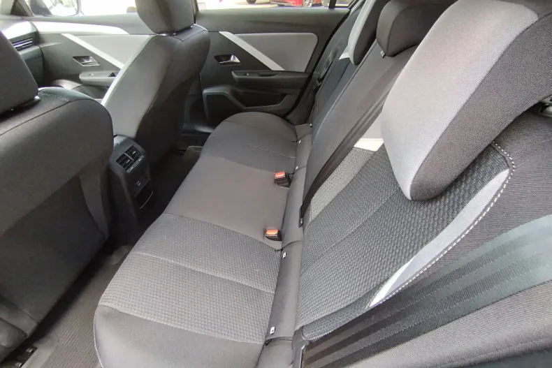 Opel Astra din 2024 cu 105 km - oferta OPE133128 - foto 15