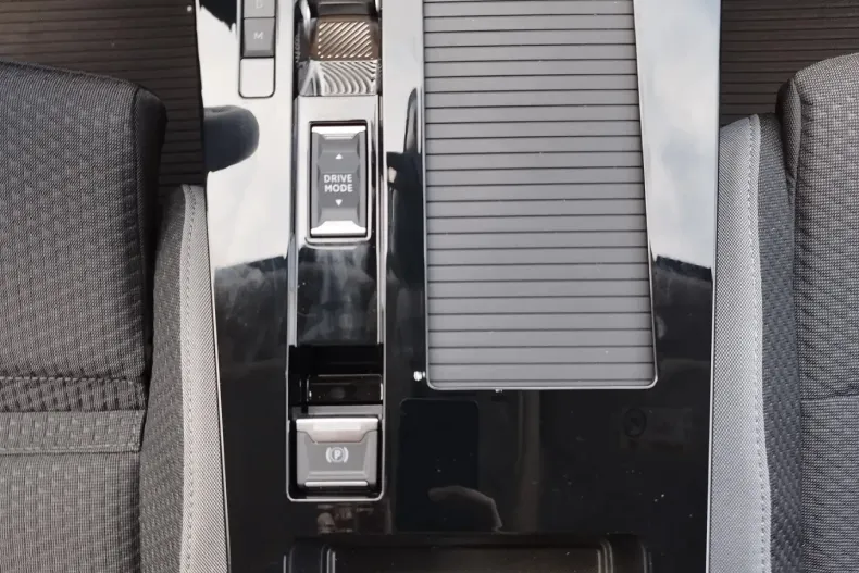 Opel Astra din 2024 cu 105 km - oferta OPE133128 - foto 18