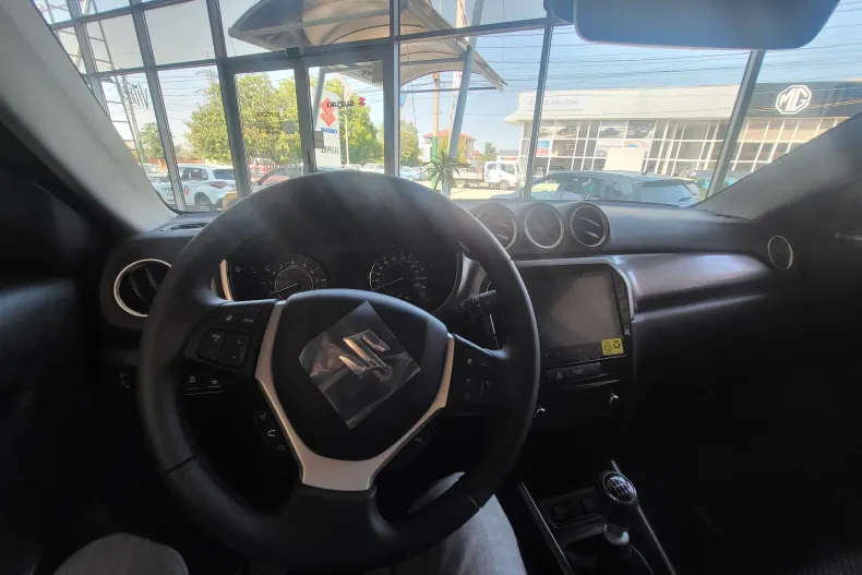 Suzuki Vitara din 2024 cu 1 km - oferta SUZ133130 - foto 4