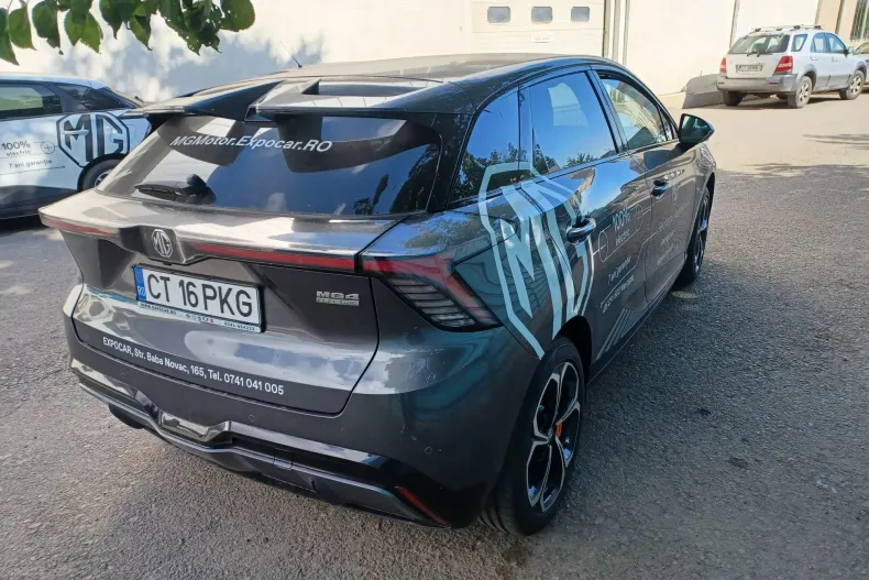MG MG4 din 2023 cu 500 km - oferta MG0133136 - foto 4
