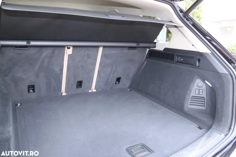 Volkswagen Touareg din 2021 cu 69.500 km - oferta VOL133175 - foto 26