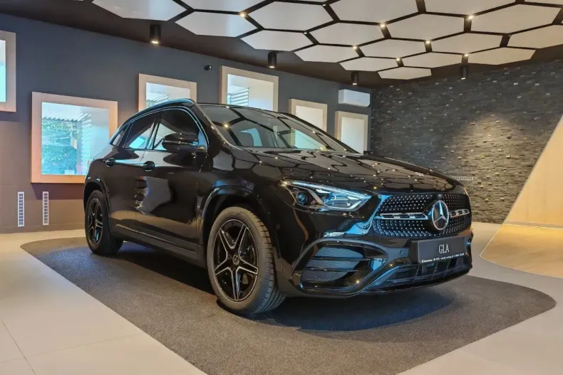 Mercedes-Benz GLA din 2025 cu 1 km - oferta MER133191 - foto 3