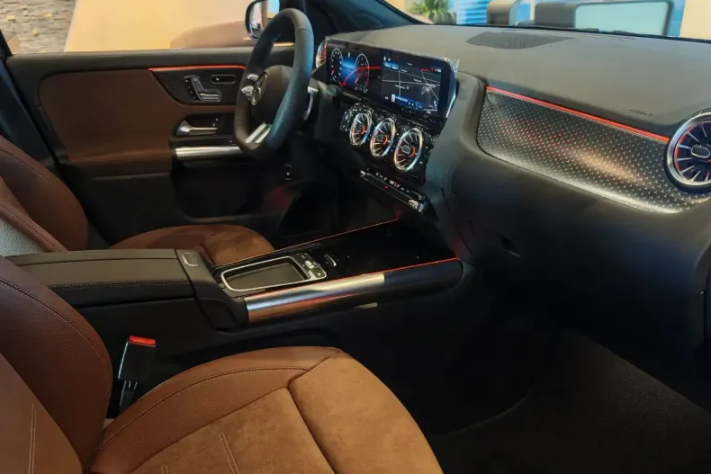 Mercedes-Benz GLA din 2025 cu 1 km - oferta MER133191 - foto 8