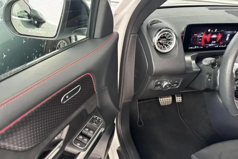 Mercedes-Benz GLB din 2024 cu 13.384 km - oferta MER133210 - foto 15