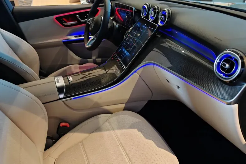 Mercedes-Benz GLC din 2025 cu 5 km - oferta MER133216 - foto 4