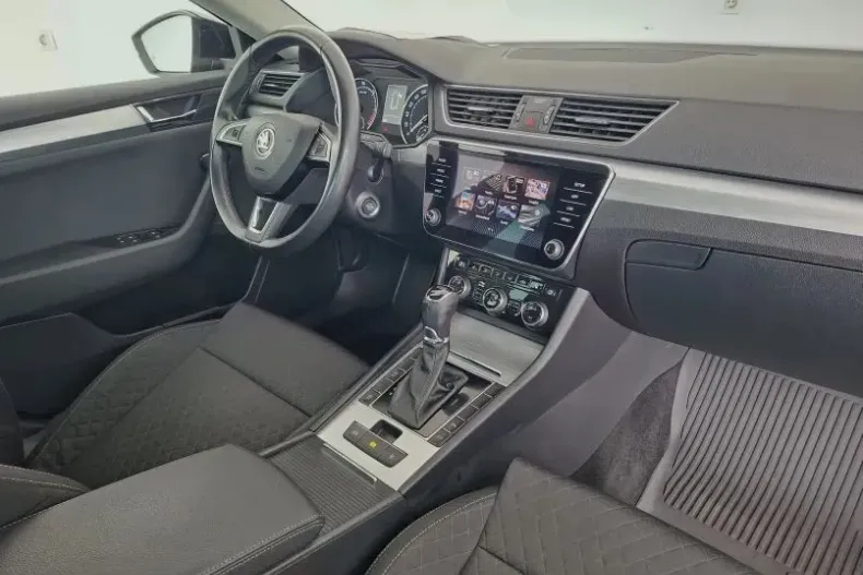 Skoda Superb din 2019 cu 75.881 km - oferta SKO133251 - foto 7