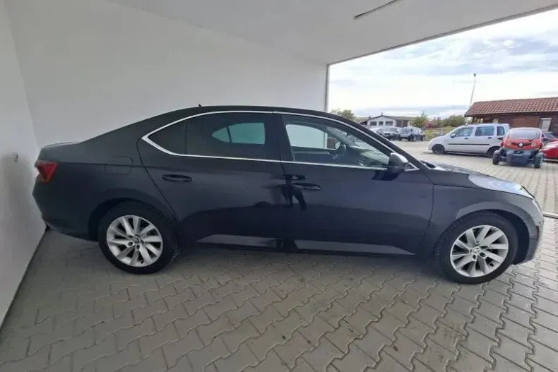 Skoda Superb din 2019 cu 75.881 km - oferta SKO133251 - foto 22