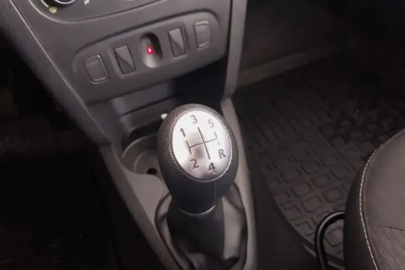 Dacia Logan din 2020 cu 68.912 km - oferta DAC133261 - foto 12