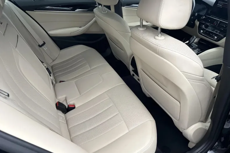 BMW Seria 5 din 2021 cu 120.170 km - oferta BMW133288 - foto 24