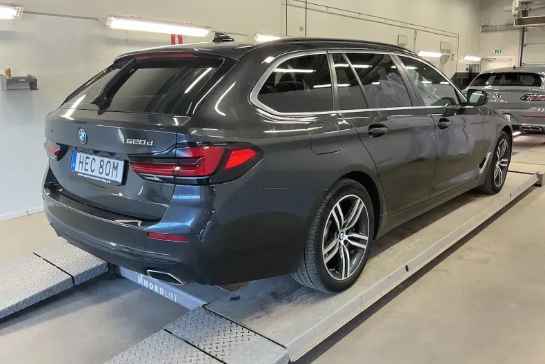 BMW Seria 5 din 2020 cu 165.511 km - oferta BMW133350 - foto 2