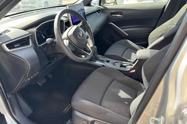 Toyota Corolla Cross din 2024 cu 234 km - oferta TOY133392 - foto 12