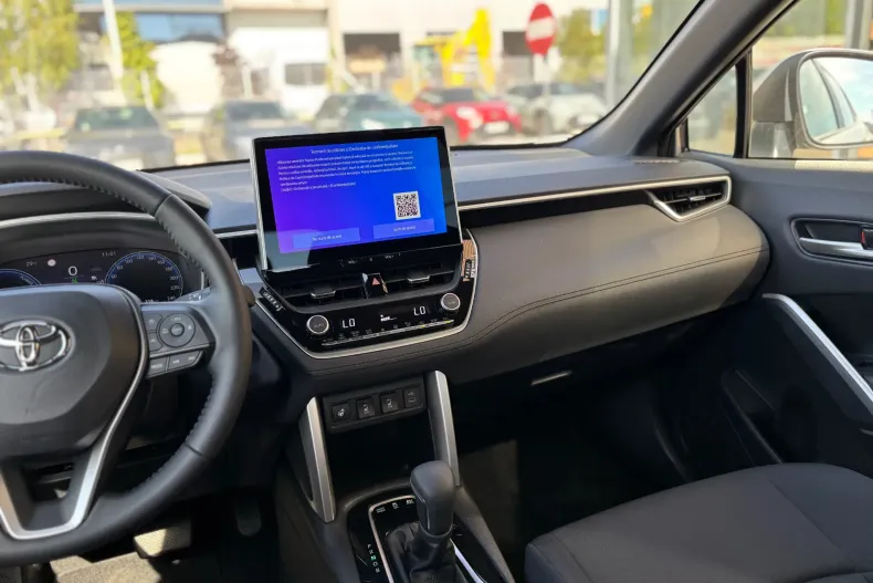 Toyota Corolla Cross din 2024 cu 234 km - oferta TOY133392 - foto 17