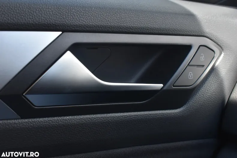 Volkswagen T-Roc din 2024 cu 485 km - oferta VOL133431 - foto 14