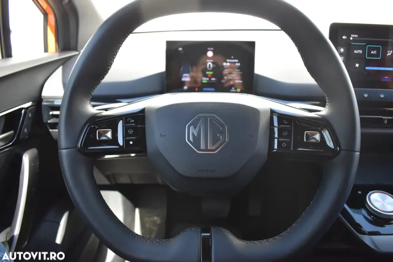 MG MG4 din 2024 cu 8.500 km - oferta MG0133441 - foto 17