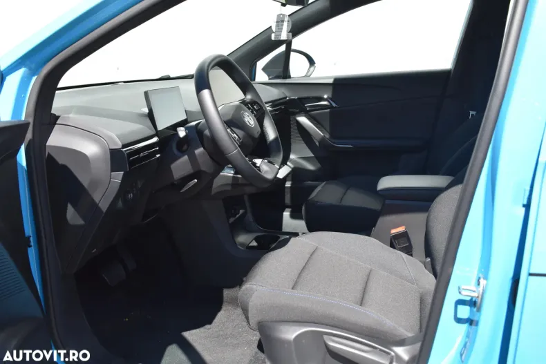 MG MG4 din 2024 cu 2.350 km - oferta MG0133442 - foto 6