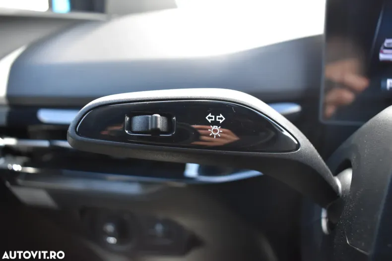 MG MG4 din 2024 cu 2.350 km - oferta MG0133442 - foto 15