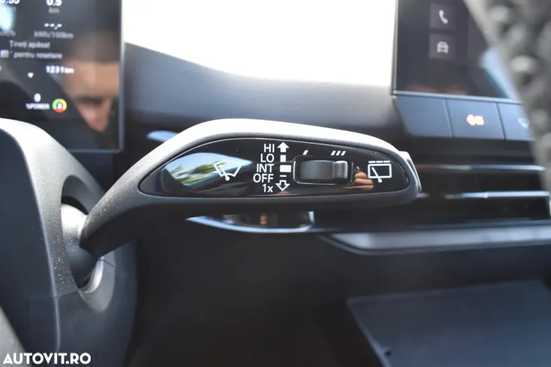 MG MG4 din 2024 cu 2.350 km - oferta MG0133442 - foto 16