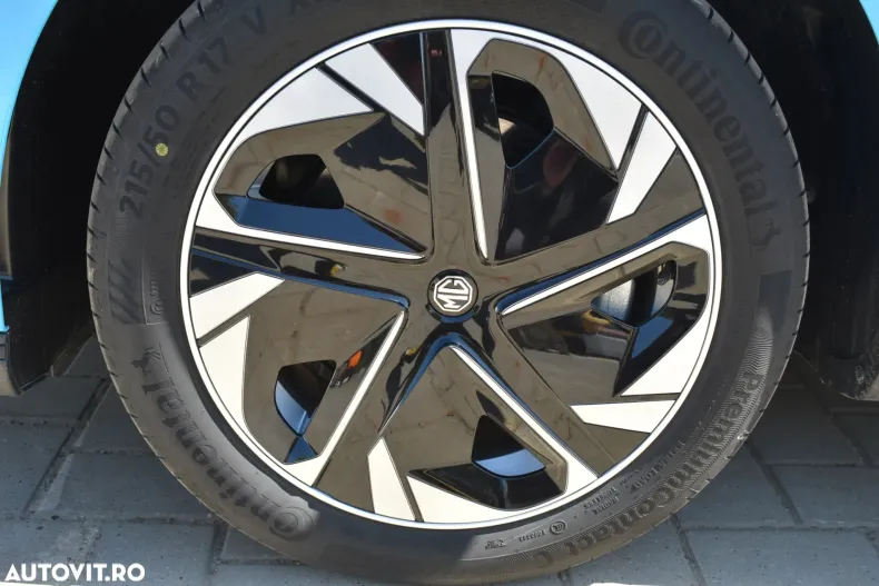 MG MG4 din 2024 cu 2.350 km - oferta MG0133442 - foto 21