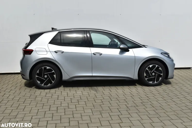 Volkswagen ID.3 din 2024 cu 5.050 km - oferta VOL133446 - foto 4