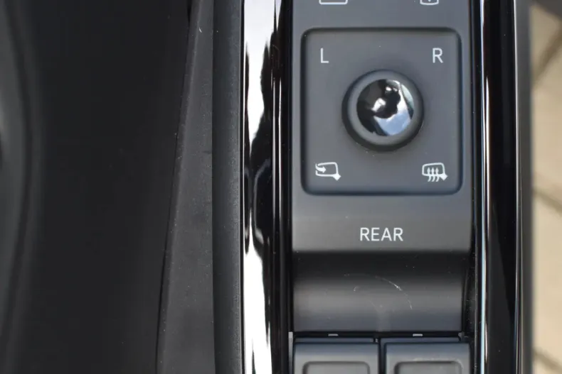 Volkswagen ID.3 din 2024 cu 5.050 km - oferta VOL133446 - foto 11