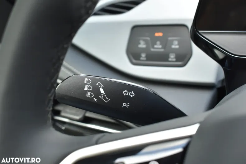 Volkswagen ID.3 din 2024 cu 5.050 km - oferta VOL133446 - foto 12