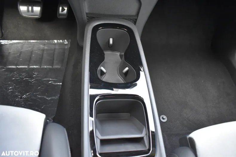 Volkswagen ID.3 din 2024 cu 5.050 km - oferta VOL133446 - foto 17