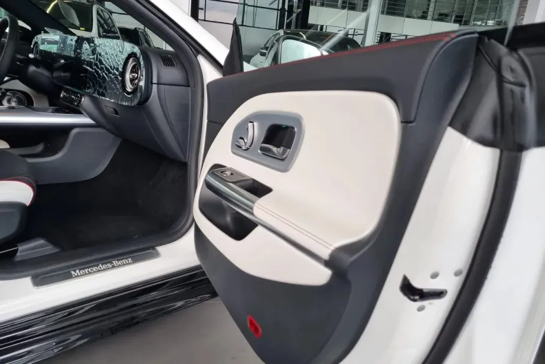 Mercedes-Benz CLA din 2025 cu 0 km - oferta MER133460 - foto 15