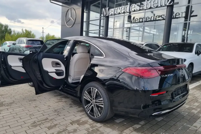 Mercedes-Benz CLA din 2025 cu 2.800 km - oferta MER133467 - foto 4