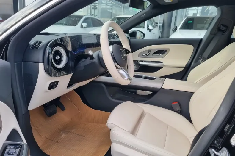 Mercedes-Benz CLA din 2025 cu 2.800 km - oferta MER133467 - foto 6