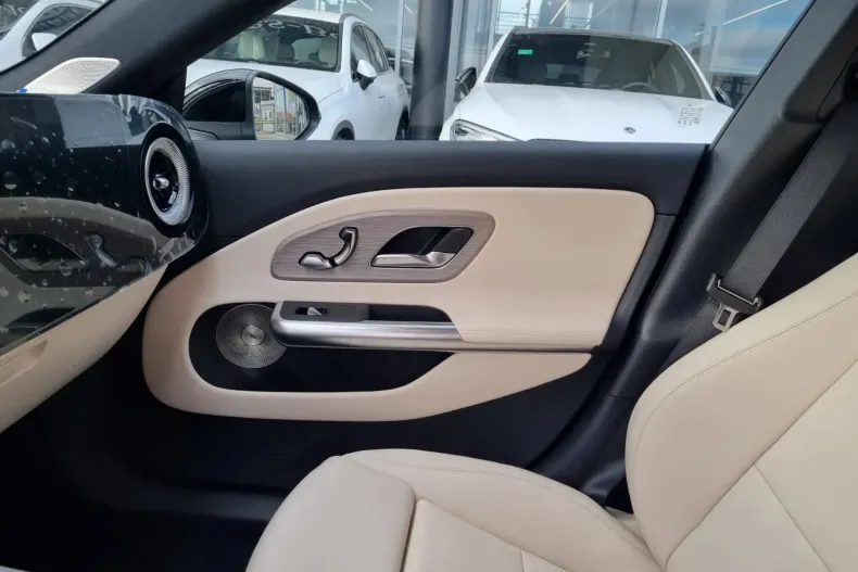 Mercedes-Benz CLA din 2025 cu 2.800 km - oferta MER133467 - foto 8
