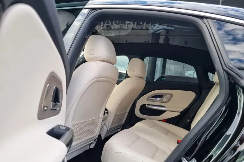 Mercedes-Benz CLA din 2025 cu 2.800 km - oferta MER133467 - foto 11