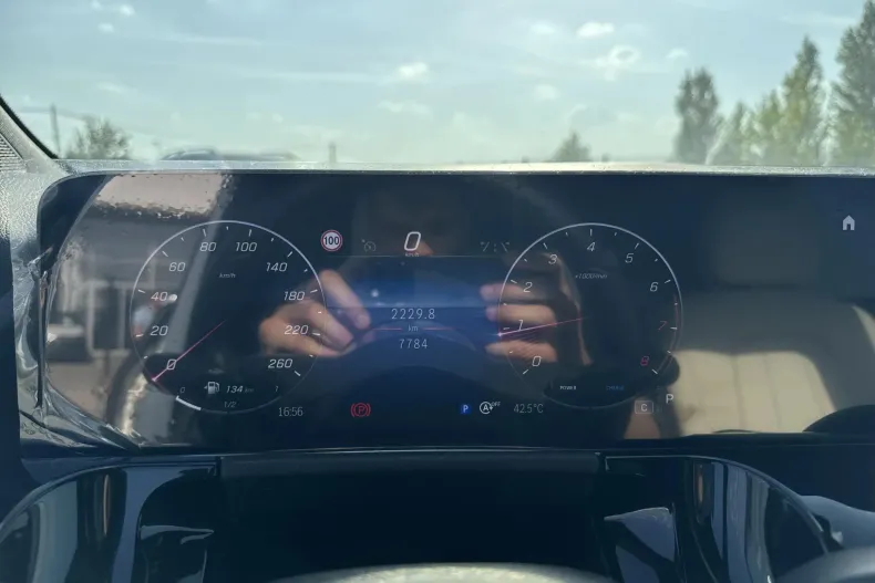 Mercedes-Benz GLA din 2024 cu 7.800 km - oferta MER133469 - foto 11