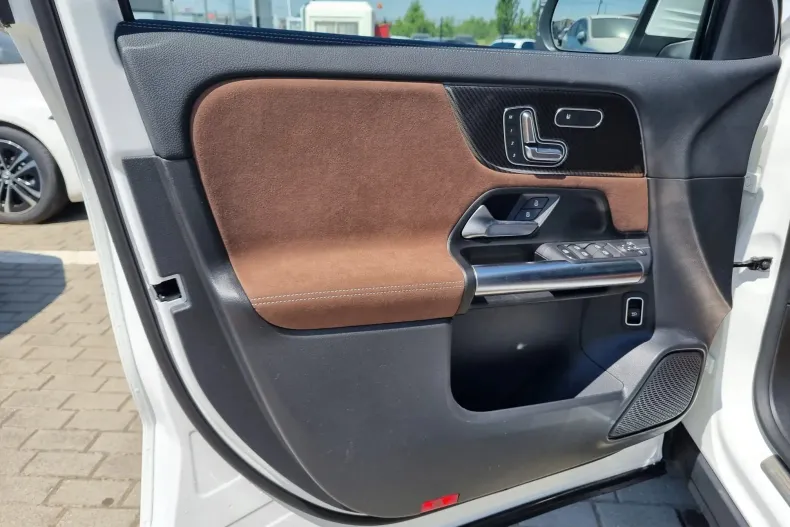 Mercedes-Benz GLA din 2025 cu 1 km - oferta MER133475 - foto 12