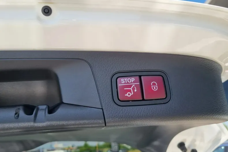 Mercedes-Benz GLA din 2025 cu 1 km - oferta MER133475 - foto 15