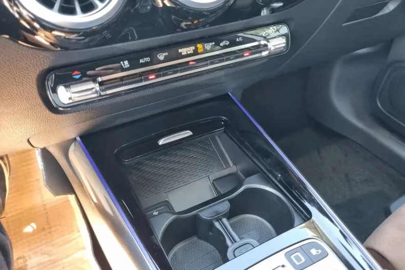 Mercedes-Benz GLA din 2025 cu 1 km - oferta MER133475 - foto 20