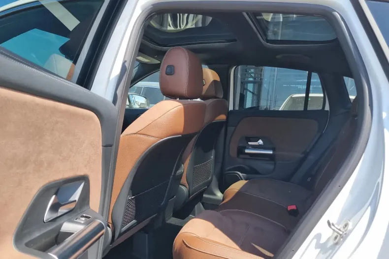 Mercedes-Benz GLA din 2025 cu 1 km - oferta MER133475 - foto 24