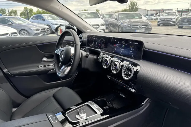 Mercedes-Benz CLA din 2024 cu 3.700 km - oferta MER133482 - foto 13
