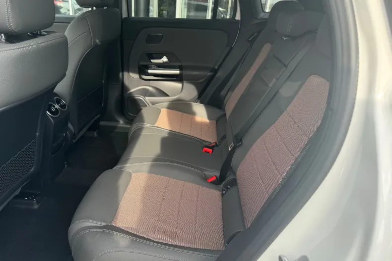 Mercedes-Benz EQA din 2024 cu 1 km - oferta MER133509 - foto 20