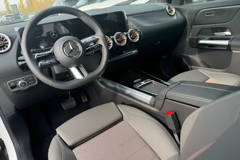 Mercedes-Benz EQA din 2024 cu 1 km - oferta MER133509 - foto 24