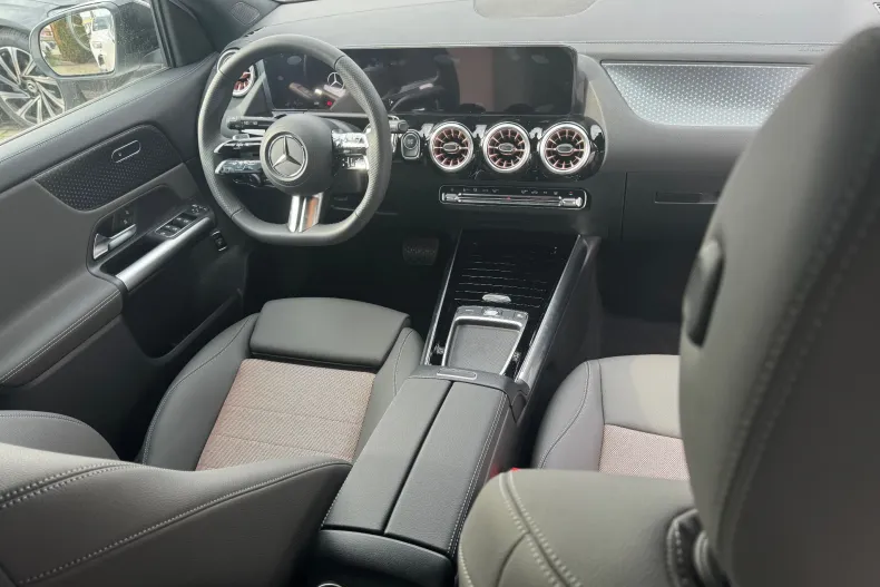 Mercedes-Benz EQA din 2024 cu 1 km - oferta MER133509 - foto 27