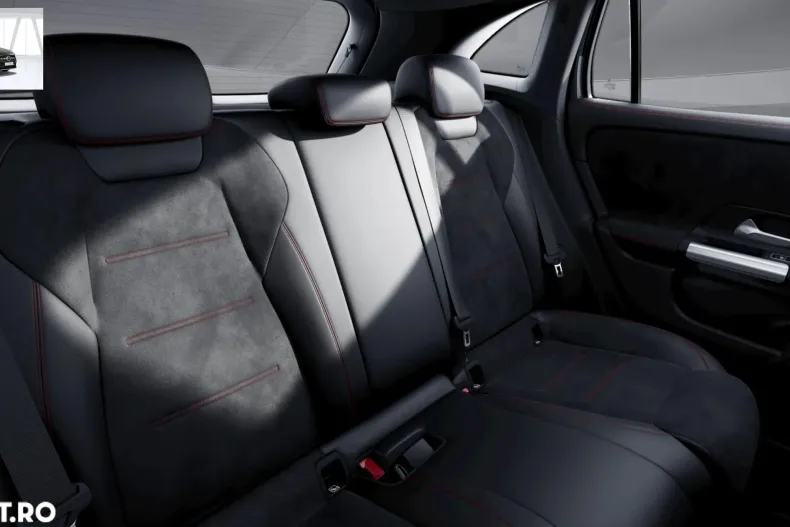 Mercedes-Benz GLA din 2024 cu 2 km - oferta MER133515 - foto 11